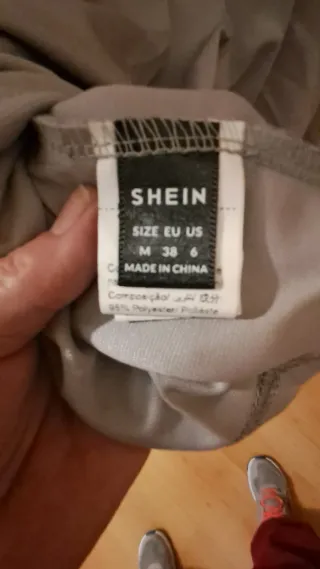 Falda plisada gris talla M