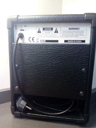 Amplificador Academy AP-15G Guitarra y cable