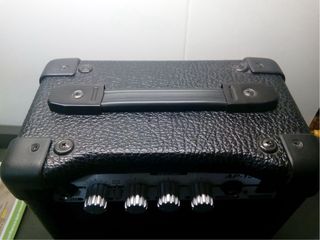 Amplificador Academy AP-15G Guitarra y cable