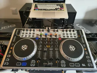 Numark N4 Controlador DJ