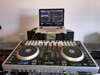 Numark N4 Controlador DJ