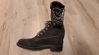 Botines negros con cordones