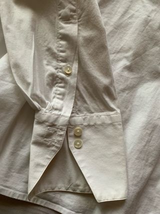 Camicia bianca con rouches