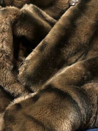 Pelliccia sintetica marrone