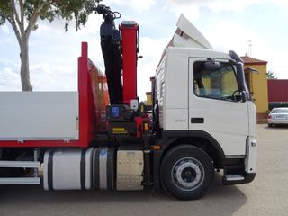 Volvo FM 330.18--CAMIONES GRUAS