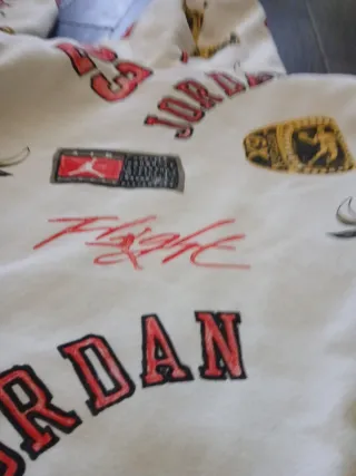 Sudadera Jordan  con estampados