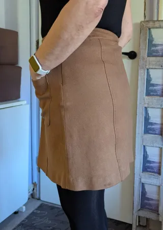 Falda marrón con botones