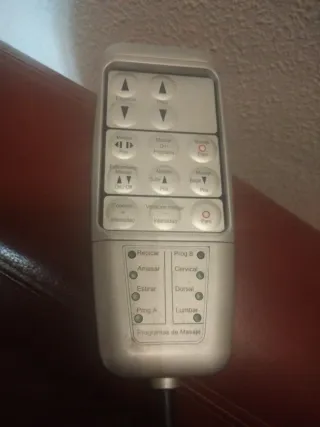 Regalo Sillón eléctrico masaje cuero marrón.