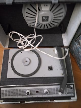 Tocadiscos Vintage Gris y Negro