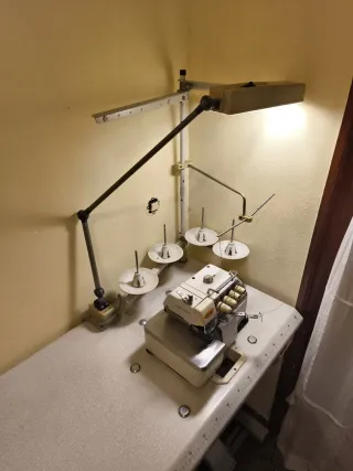 Remalladora Industrial Siruba 747 4 Hilos