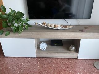 Mueble bajo de comedor en Melamina Blanco y Madera