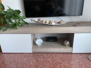 Mueble bajo de comedor en Melamina Blanco y Madera