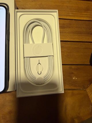 iPhone 15 Pro y iPhone 16e