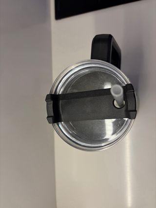 Vaso Negro Tipo Stanley con Asa, tapa y pajita