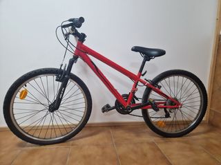 Bicicleta roja montaña