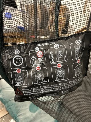 Cama elástica con red de seguridad