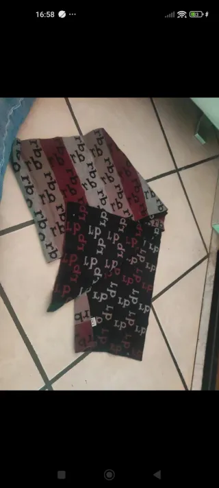 Sciarpa RoccoBarocco grigio e rosso