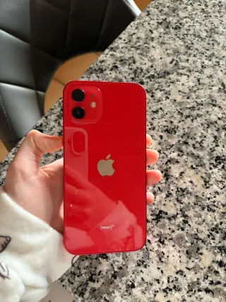 iPhone 12 Rojo