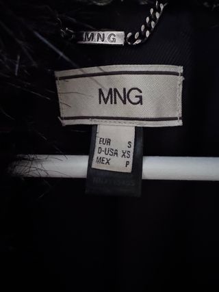 Abrigo Mango con cuello de pelo desmontable