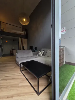 Loft dúplex muy luminoso, con terraza y garaje.