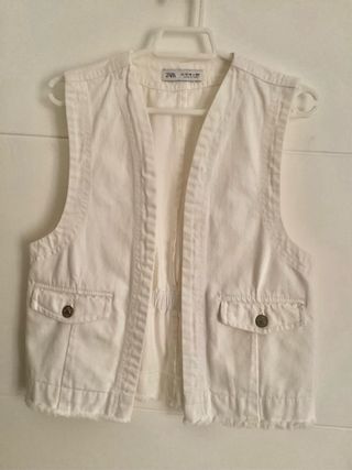 Chaleco vaquero de “ZARA”