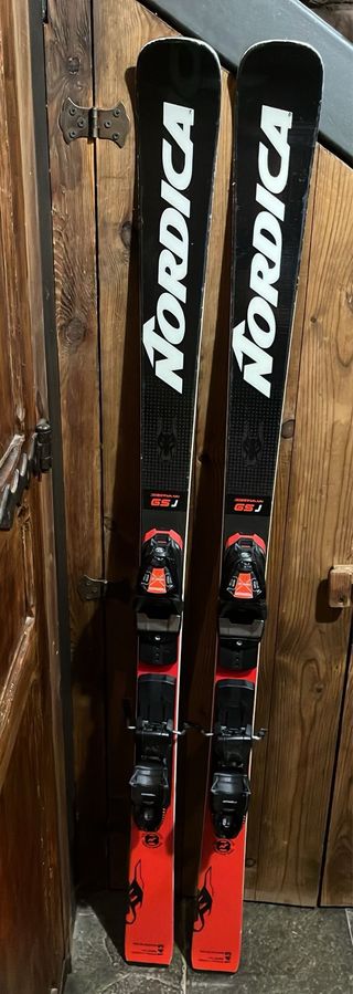 Esquís Nordica GSJ niño 143 cm