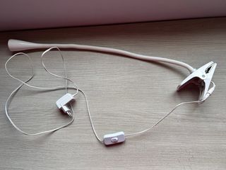 Flexo con pinza y enchufe