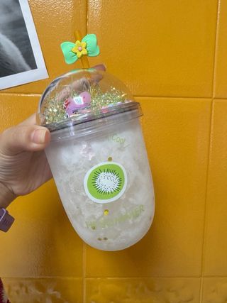 Vaso congelador con figura y pajita