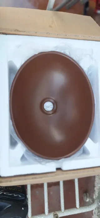 Lavabo redondo sobre encimera