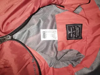 Chubasquero chaqueta y pantalón Quechua unisex.