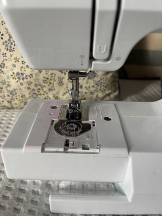 Máquina de coser Singer M1005
