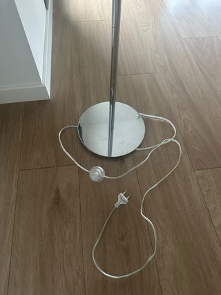 Lámpara de pie moderna metal y cristal