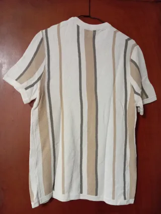 Camiseta Bershka rayas beige y gris Talla S