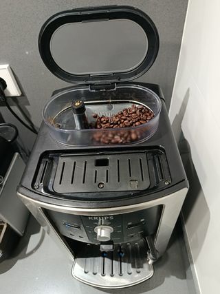 Cafetera Krups EA8010 Superautomática