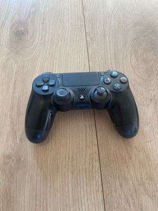 Mando Negro PS4. joystick mordido