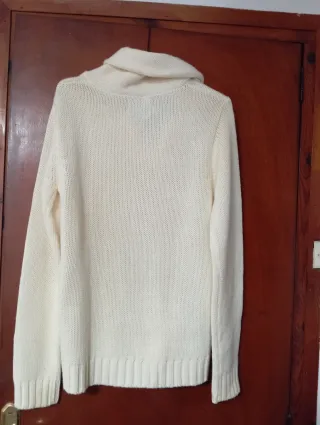 Jersey de punto blanco con trenzas