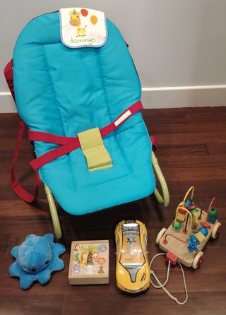 Hamaca bebé y 3 juguetes