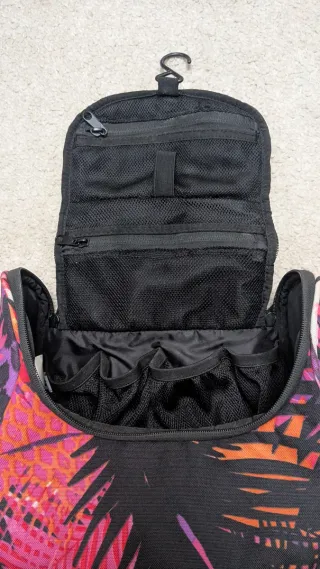 Neceser de viaje RipCurl estampado tropical