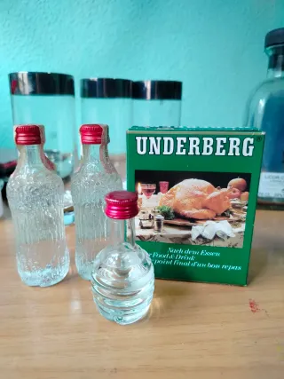 Set di mini bottiglie di liquore