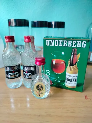 Set di mini bottiglie di liquore