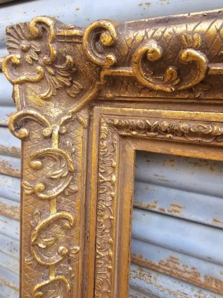 Marcos dorados antiguos Escucho ofertas razonable.