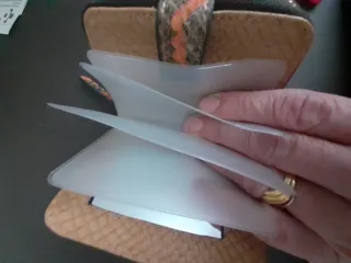 Carterita Parfois efecto piel serpiente