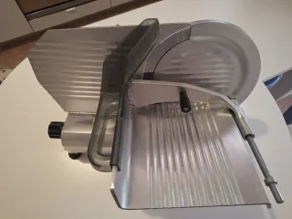 Affettatrice Fazzini professionale lama 22 cm