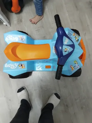 Coche Eléctrico Infantil Bluey