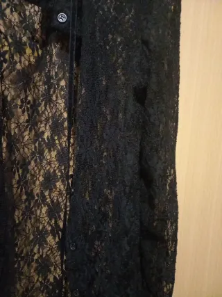 Camisa negra de encaje