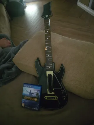 Guitar Hero Live PS4 Juego + Guitarra