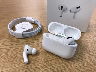 Apple AirPods Pro 2024