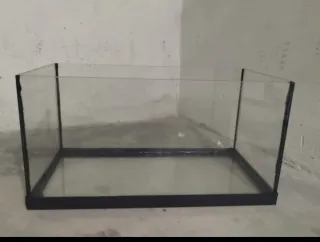 Acuario 65L seminuevo con luz