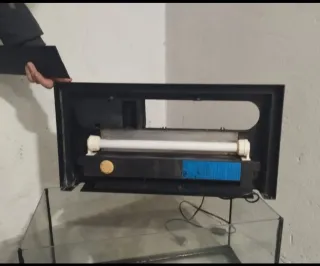 Acuario 65L seminuevo con luz