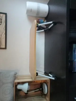 Mesa auxiliar plegable para cama